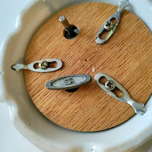 Musical China 50th Anniversary Hand-Painted Teapot with Lid Gold & White New - Picture 7 of 7